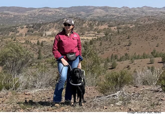 Tarina Warren guide dog